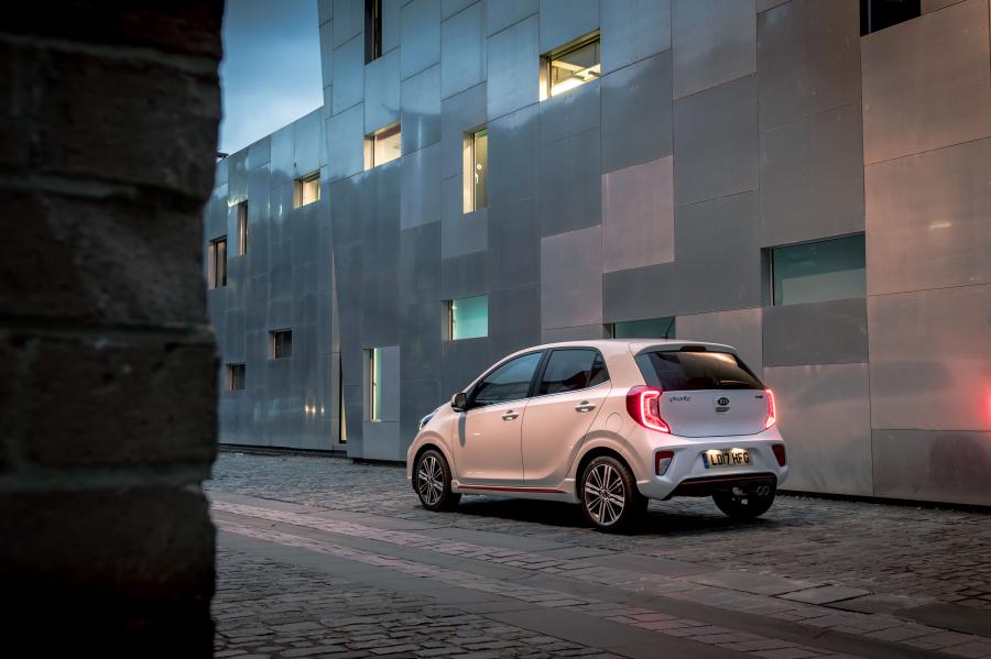  Kia Picanto GT Line 2017 года  (UK) (фото 12 из 92)